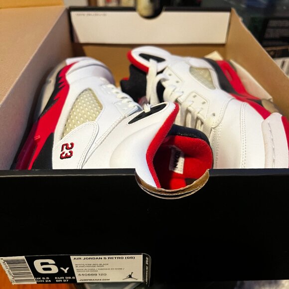 Jordan 5 Retro - Fire Red Black Tongue (2013) (GS) 6Y - Picture 2 of 4